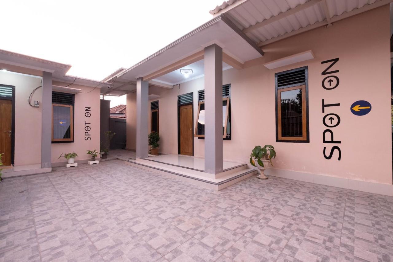 Spot On 1784 Tnc Residence Syariah ماتارام المظهر الخارجي الصورة