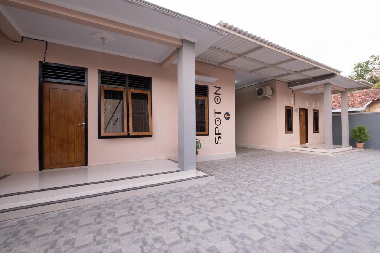 Spot On 1784 Tnc Residence Syariah ماتارام المظهر الخارجي الصورة